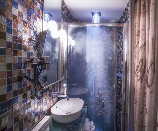 Standard Tek Büyük Yataklı Oda (Apostrophe Hydromassage)
