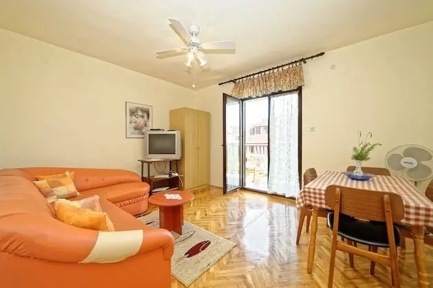 Apart Daire, 1 Çift Kişilik Yatak ve Çekyat