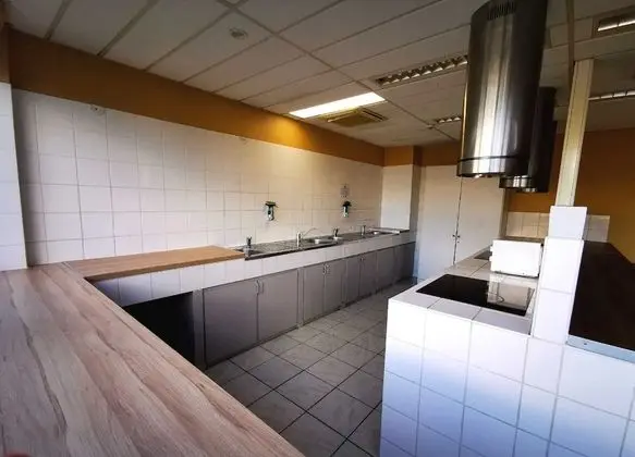 Basic Üç Kişilik Oda, Ortak Banyo