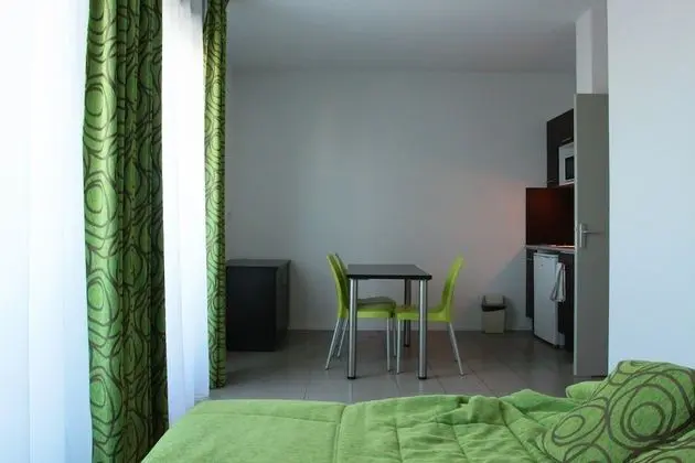 Studio (1-2p), 1 canapé-lit double (20 m²)