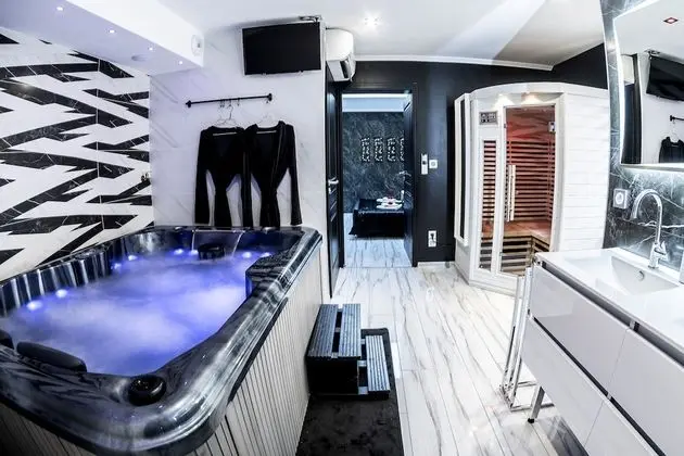 Romantic Apart Daire, 1 Büyük (Queen) Boy Yatak ve Çekyat, Sigara İçilmez, Sıcak Su Havuzu