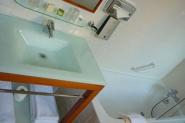 Tek Büyük Yataklı Oda, Küçük Mutfak