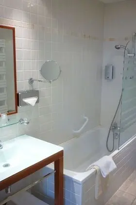 Tek Büyük Yataklı Oda, Küçük Mutfak