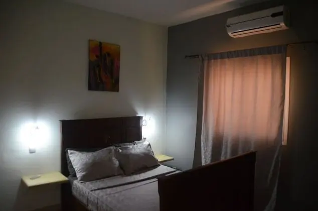 Basic Tek Büyük Yataklı Oda