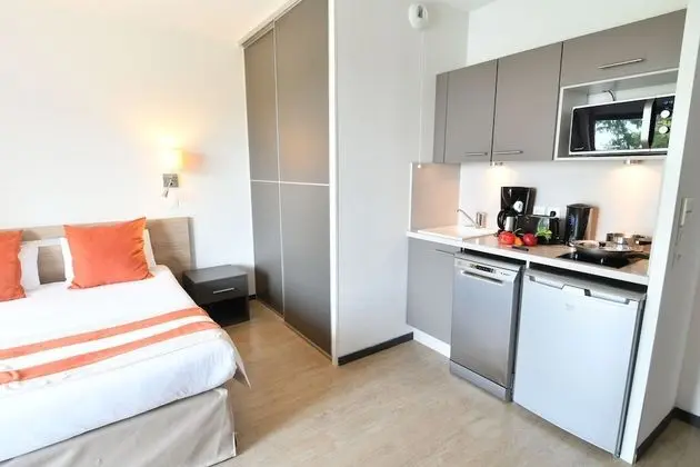 Junior Süit (2 communicating Studios)