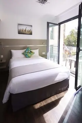 Tek Büyük Yataklı Oda, Balkon