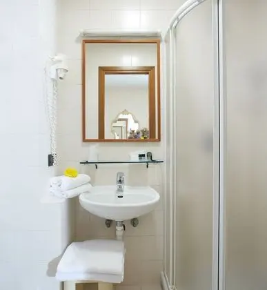 Economy Tek Büyük Yataklı Oda, 2 Tek Kişilik Yatak