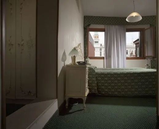 Standard Tek Büyük veya İki Ayrı Yataklı Oda