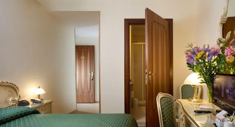 Standard Tek Büyük veya İki Ayrı Yataklı Oda