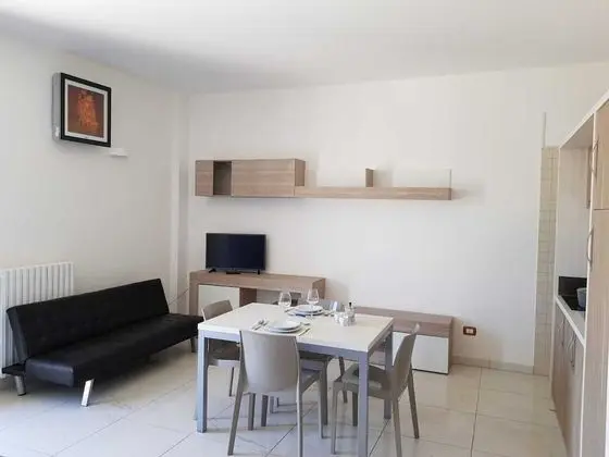 Apart Daire, 2 Yatak Odası (Trilocale con angolo cottura)