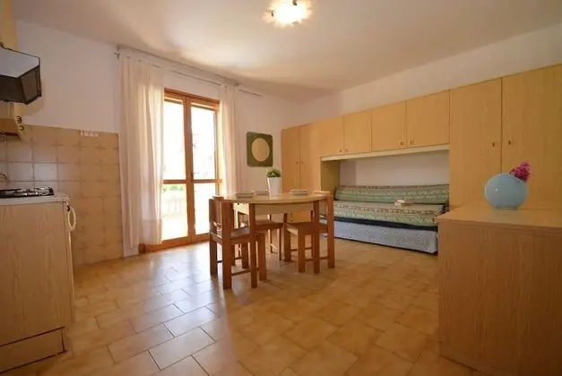 Stüdyo, Bahçe Manzaralı