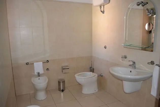 Stüdyo, Havuz Manzaralı