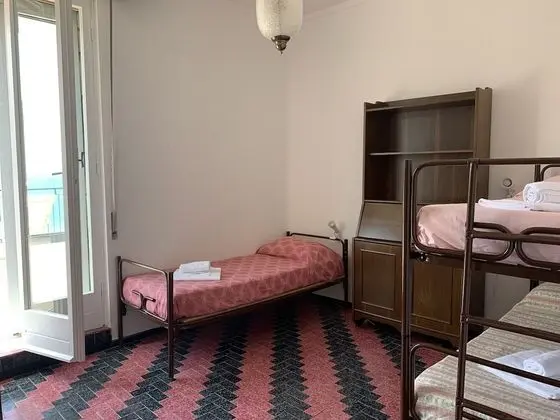 Appartamento (Via Olivieri 12)