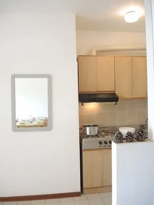 Basic Apart Daire, Birden Çok Yatak, Teras, Zemin Kat (Tonin 003_PT_B*)