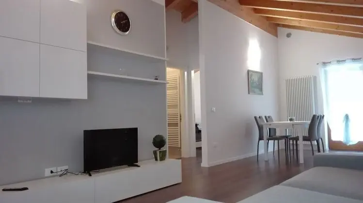 Family Apart Daire, Dağ Manzaralı