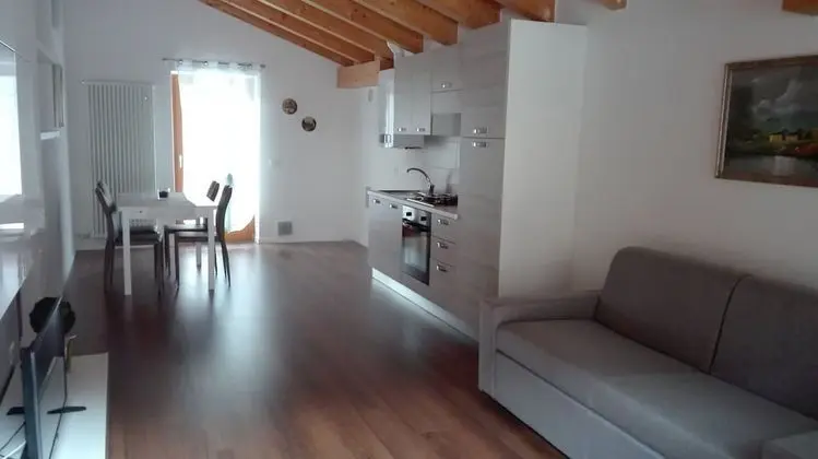 Family Apart Daire, Dağ Manzaralı