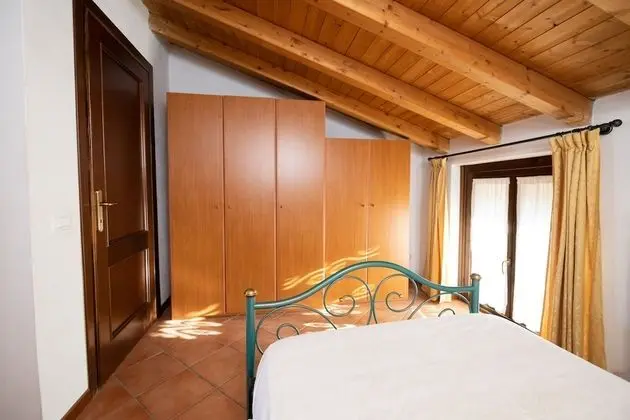 Honeymoon Apart Daire