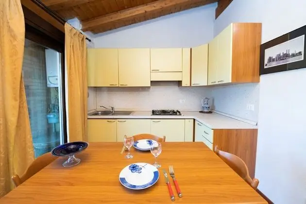 Honeymoon Apart Daire