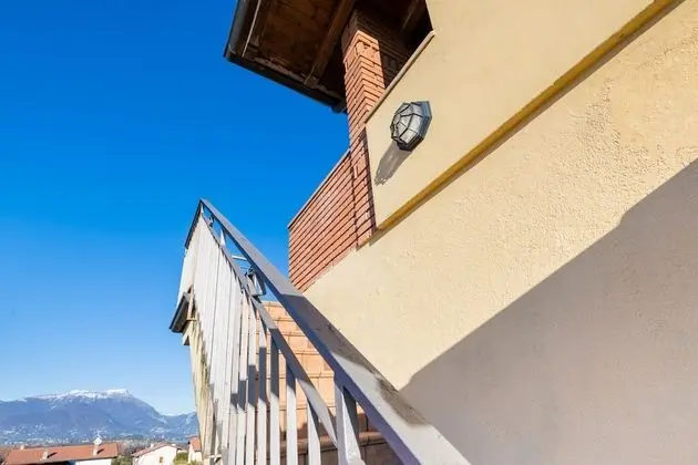 Honeymoon Apart Daire