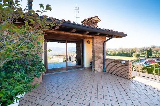 Honeymoon Apart Daire