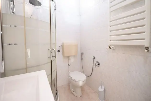 Honeymoon Apart Daire