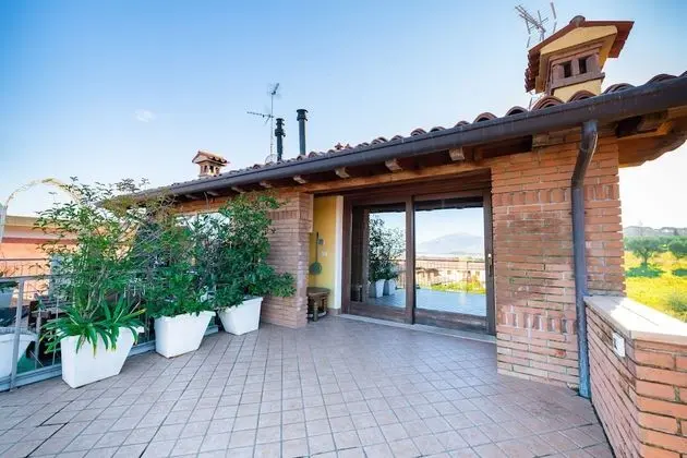 Honeymoon Apart Daire