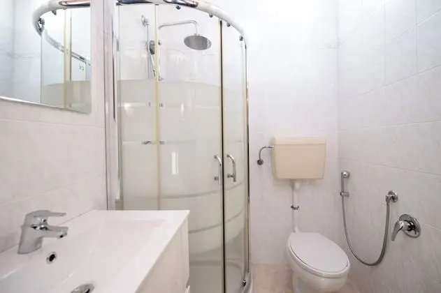 Honeymoon Apart Daire