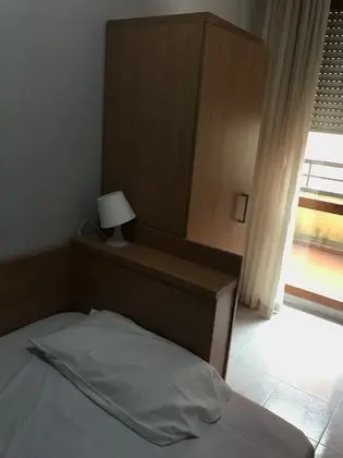 Tek Kişilik Oda, Ortak Banyo (External)