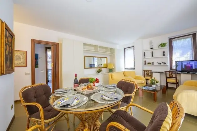 Family Apart Daire, Birden Çok Yatak (Appartamento Gaya Stresa Centro)