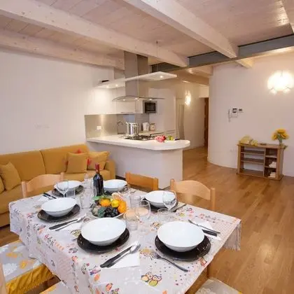 Family Apart Daire, Birden Çok Yatak, 2 Banyolu, Dağ Yamacı (Appartamento Malù Morgana)