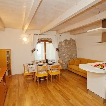 Family Apart Daire, Birden Çok Yatak, 2 Banyolu, Dağ Yamacı (Appartamento Malù Morgana)