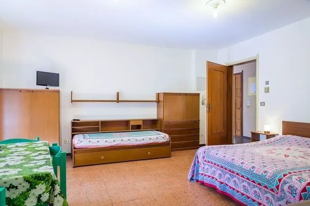 Stüdyo, Zemin Kat