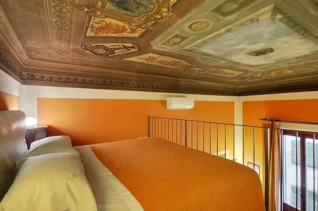 Apart Daire, 1 Büyük (Queen) Boy Yatak ve Çekyat (Tosca)