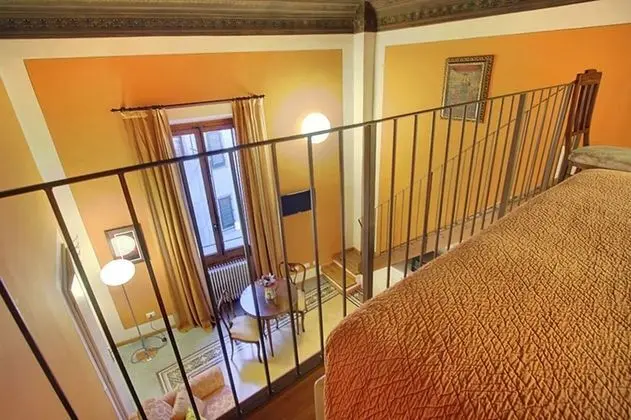 Apart Daire, 1 Büyük (Queen) Boy Yatak ve Çekyat (Tosca)