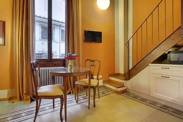 Apart Daire, 1 Büyük (Queen) Boy Yatak ve Çekyat (Tosca)