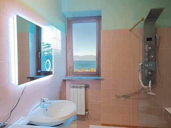 Apart Daire, 2 Yatak Odası, Göl Manzaralı