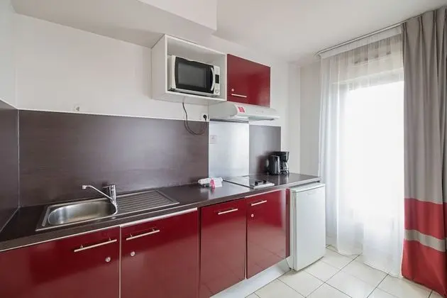 Apart Daire, 2 Yatak Odası, Küçük Mutfak