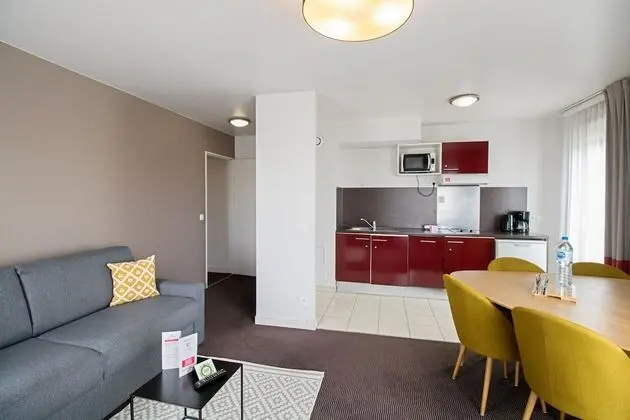 Apart Daire, 2 Yatak Odası, Küçük Mutfak