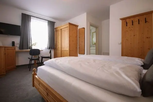 Basic Tek Büyük Yataklı Oda