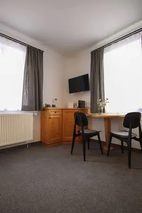 Basic Tek Büyük Yataklı Oda