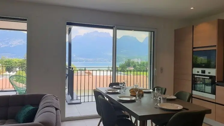Exclusive Apart Daire, Banyolu/Duşlu, Göl Manzaralı (4 Etoiles)