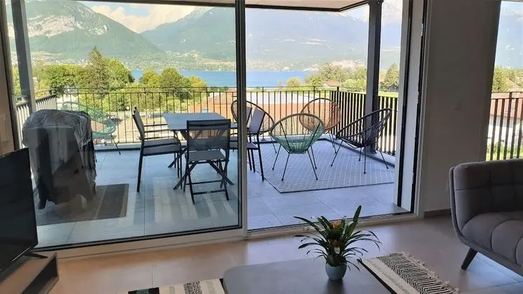 Exclusive Apart Daire, Banyolu/Duşlu, Göl Manzaralı (4 Etoiles)