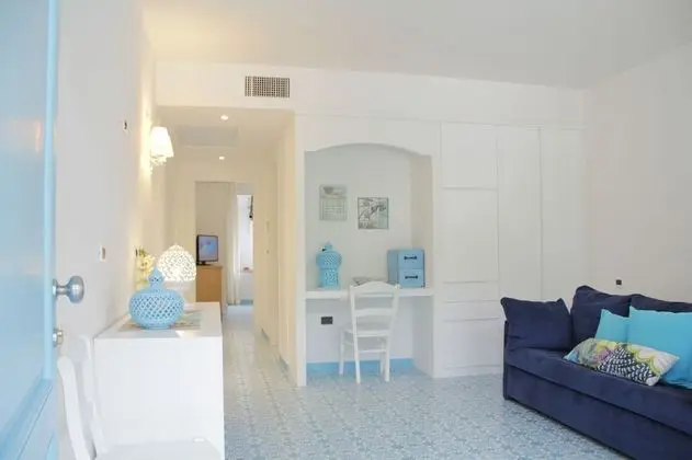 Junior Süit, Zemin Kat