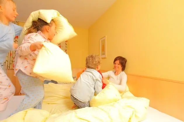 Dört Kişilik Oda (Sonne)