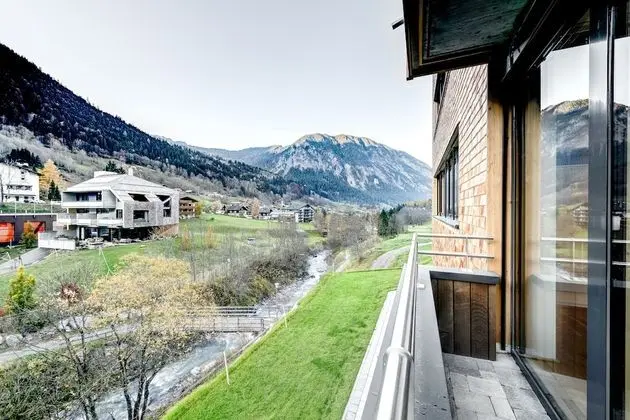 Garden Apartment de Luxe (incl. Cleaning Fee, City Tax & Laundry Package)