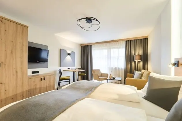 Comfort Tek Büyük Yataklı Oda, Balkon, Bahçe Manzaralı