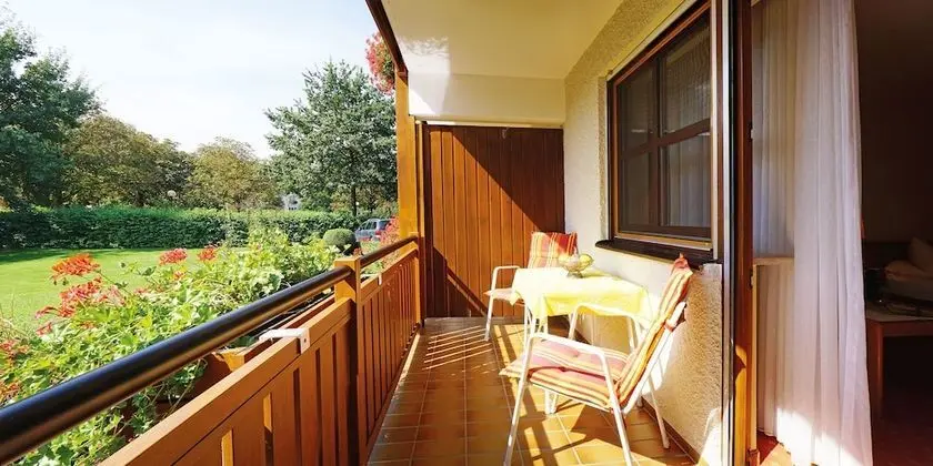 Comfort Tek Büyük Yataklı Oda, Balkon, Bahçe Manzaralı