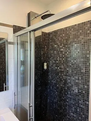 Superior Apart Daire, Banyolu/Duşlu