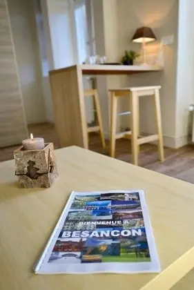Deluxe Apart Daire, Banyolu/Duşlu, Park Manzaralı (Studio Courbet)
