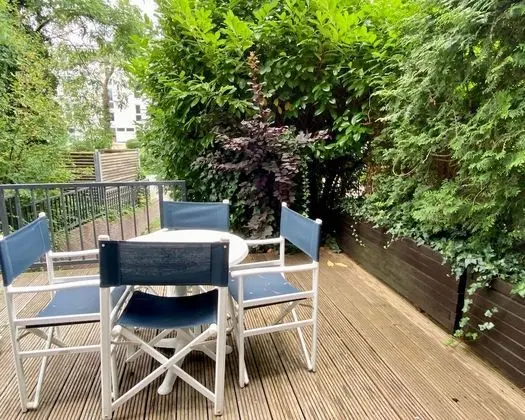 Apart Daire, Veranda